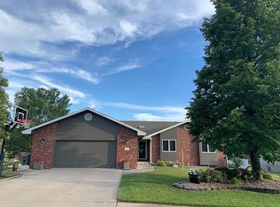 399 Star St, Seward, NE 68434