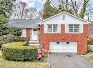 95 Wrexham Rd, Bronxville, NY 10708