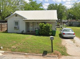 1203 Jefferson St, Bowie, TX 76230
