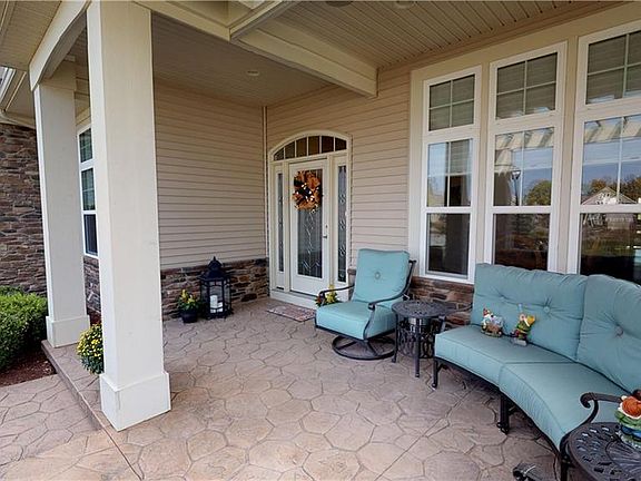 2nd image of 170 Knightsbridge Cir