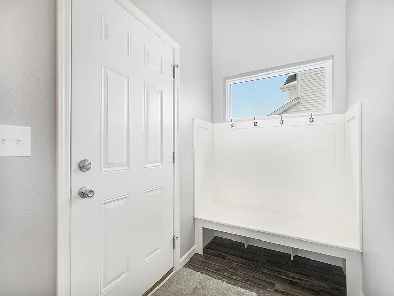 854 Winchester St — Photo 15