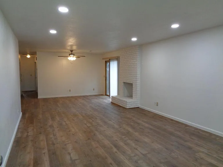 244 W Alexander Ave — Photo 4