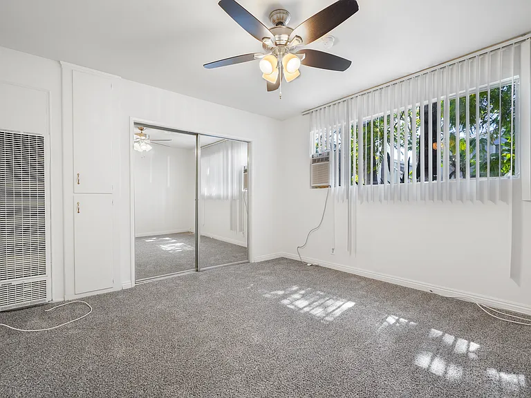 426 S Rexford Dr #5 — Photo 3