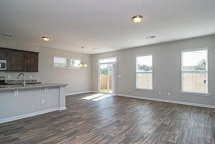 421 Hosea Ct — Photo 6
