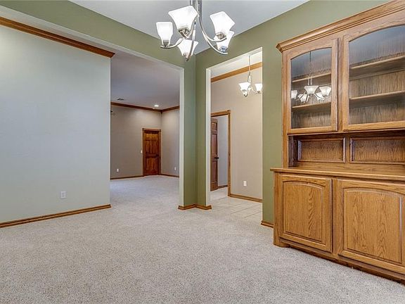 4th image of 2609 Towry Dr