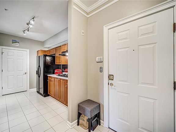 2nd image of 3275 Lenox Rd NE