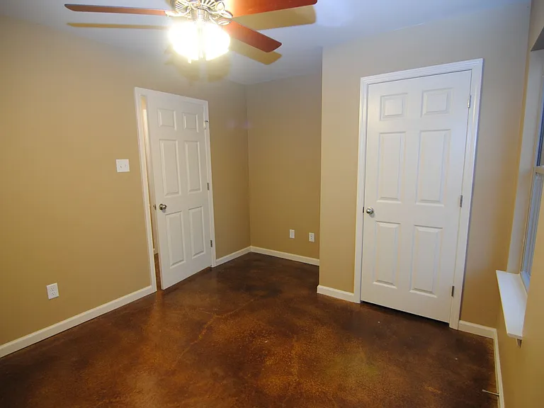 208 Kelso Rd — Photo 8