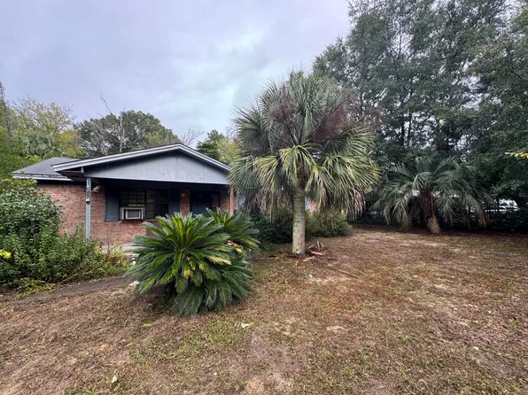 248 N Davis Ln, Defuniak Springs, FL 32433