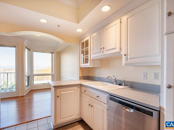 2nd image of 500 Crestwood Dr Unit 1405