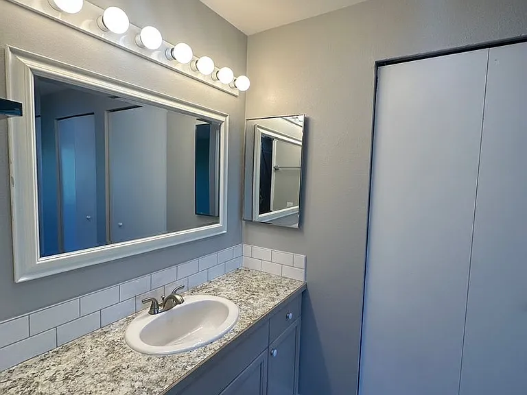 Interlake Apartments — Photo 21