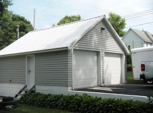 401 E 8th St, Tipton, IA 52772