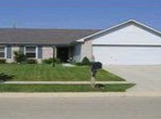 19299 Prairie Crossing Dr, Noblesville, IN 46062