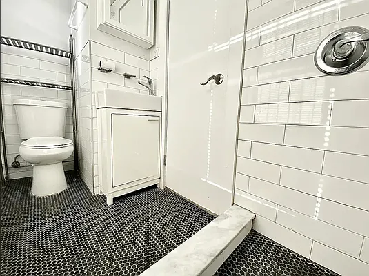 Rented by REAL New York | media 23