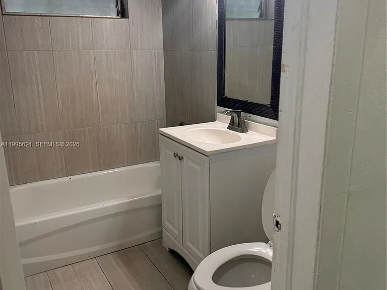 3830 SW 31st St — Photo 15