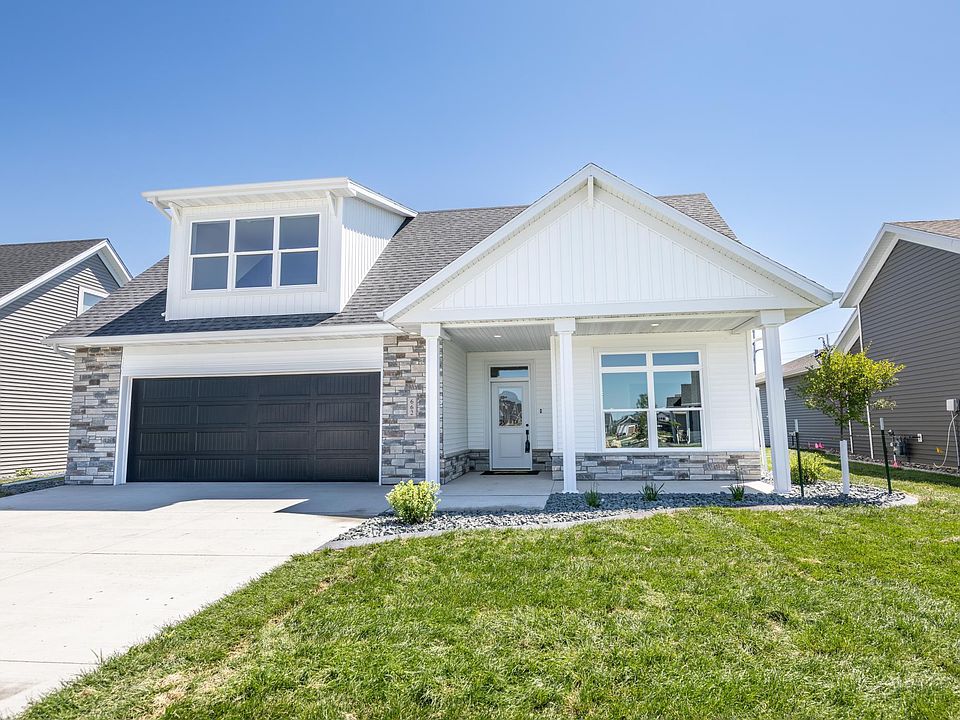 1st image of 662 Rania Way W