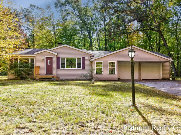 6141 Bell Rd, Whitehall, MI 49461