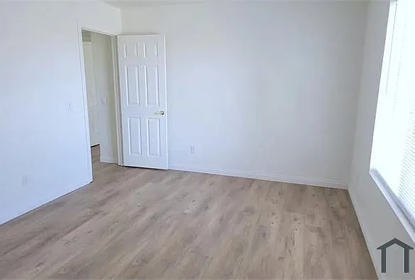1022 Lone Pine River Ave — Photo 6