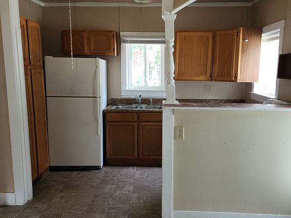 3rd image of 229 N College Ave