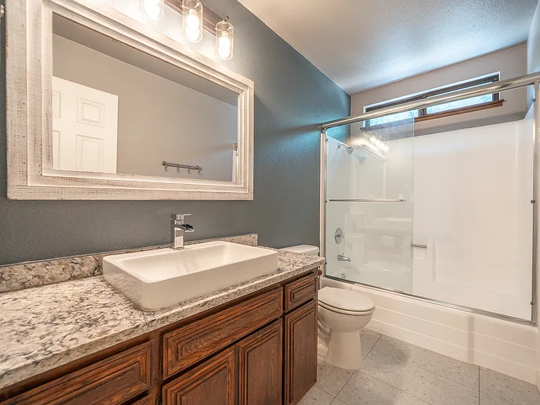 17659 Melwood Ln — Photo 30
