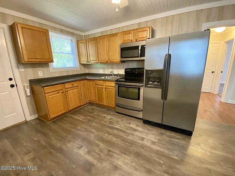 513 W Chapin Rd — Photo 9