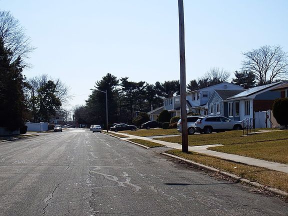 5th image of 34 Villa Ave