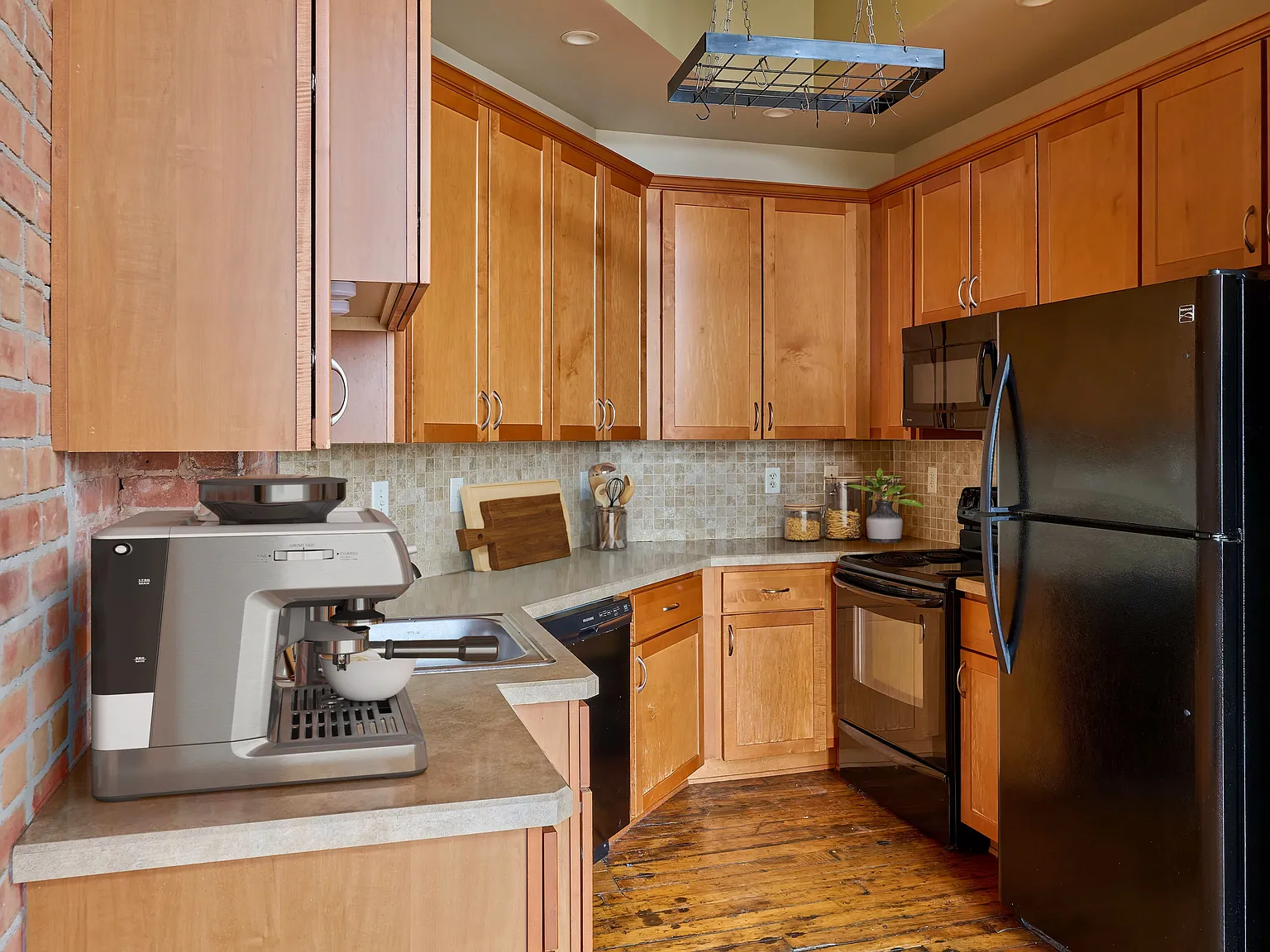 Warner Lofts — Photo 4