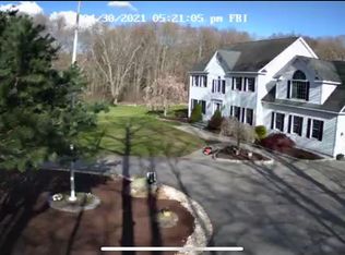 10 Twin Oaks Ln, Clinton, CT 06413