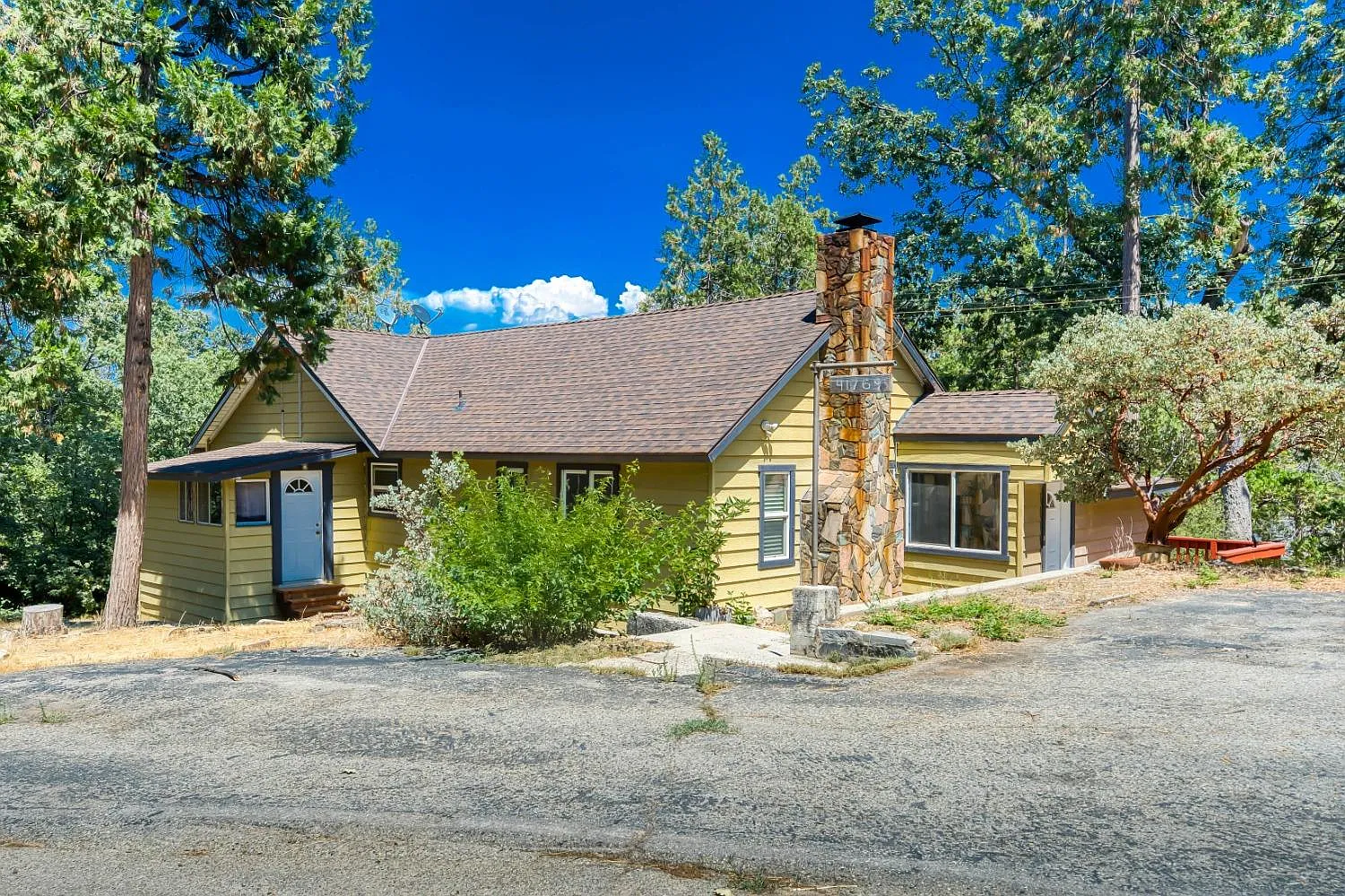 41769 Corlew Ln photo 1