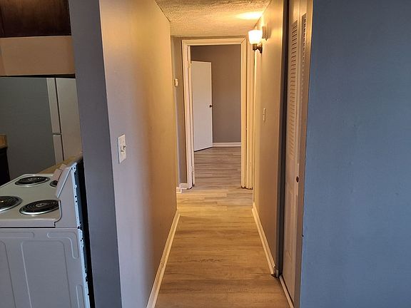 5th image of 345 Elmwood Dr #14