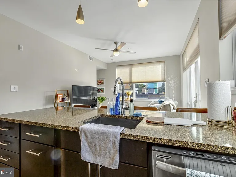 1646 S 12th St #201 — Photo 11