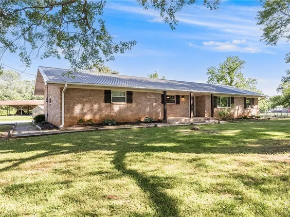 125 E Orchard St, Rogers, AR 72756
