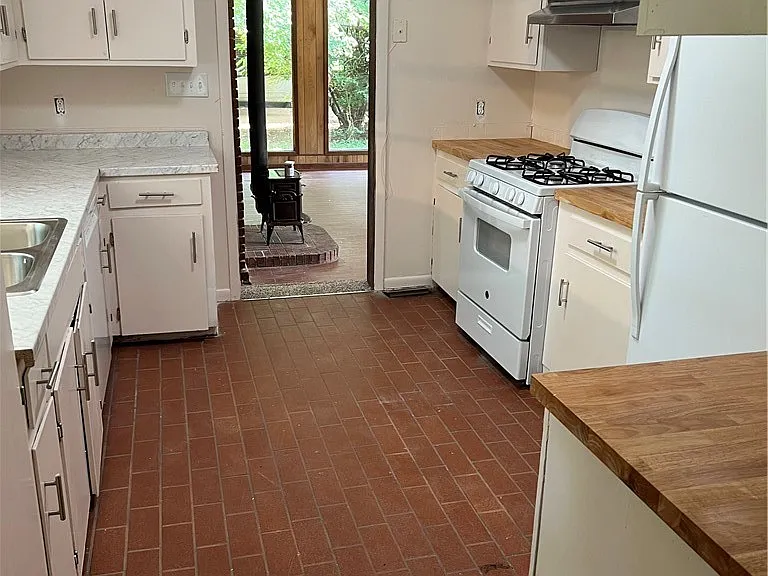 255 Vista Dr — Photo 3