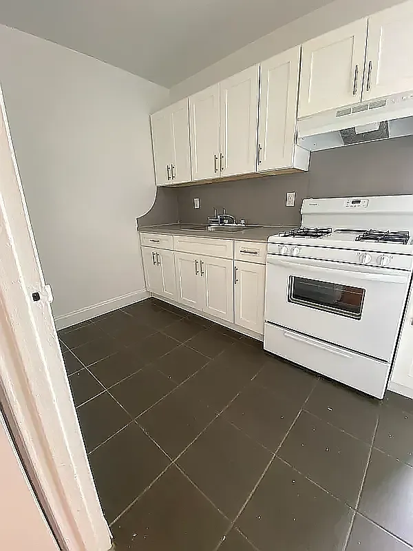 8700 25th Avenue — Photo 3