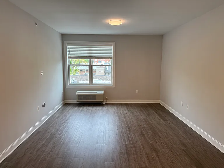 40 Park Ave #301 — Photo 4