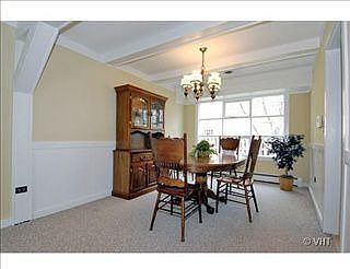 5th image of 216 W Oakton St