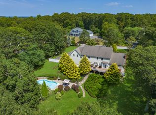 26 Oak Ridge Dr, Newtown, CT 06470