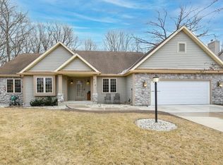 4781 W Woodland Dr, Franklin, WI 53132