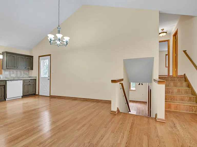 8414 S 82nd Ct — Photo 9