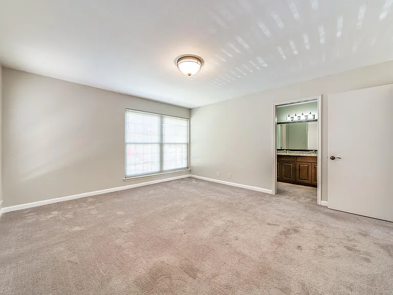 5866 Royal Rdg — Photo 11