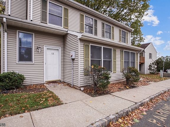 2nd image of 664 Irvington Ave APT 13