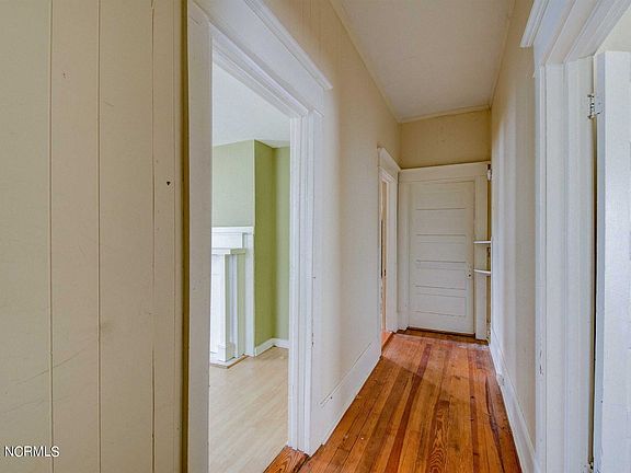 5th image of 714 Grace St