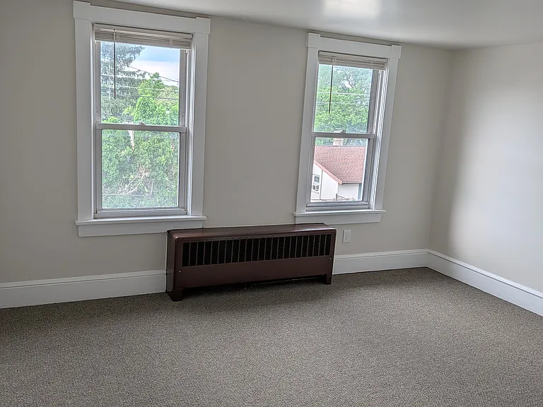 824 Kossuth St #HOUSE — Photo 13