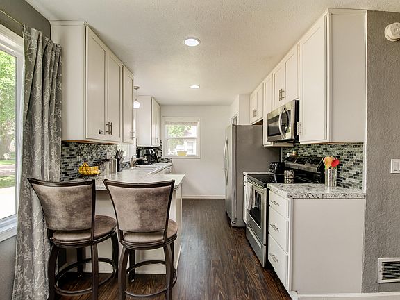 5th image of 19 Avenue D W