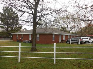 170 W 2nd Ave, Elkins, AR 72727