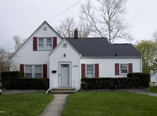 1703 Royce Ave, Kalamazoo, MI 49001