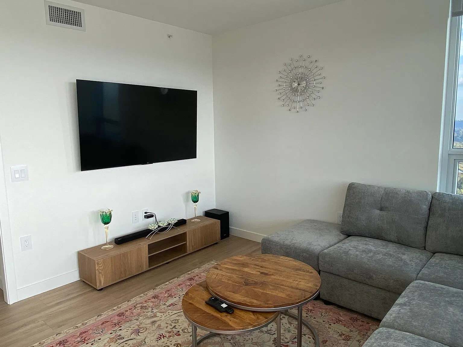 2 bed, 890 sqft, $3,500 — Photo 4