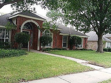 1st image of 633 Post Oak Dr