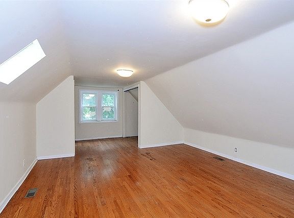 5th image of 10338 S Forest Ave