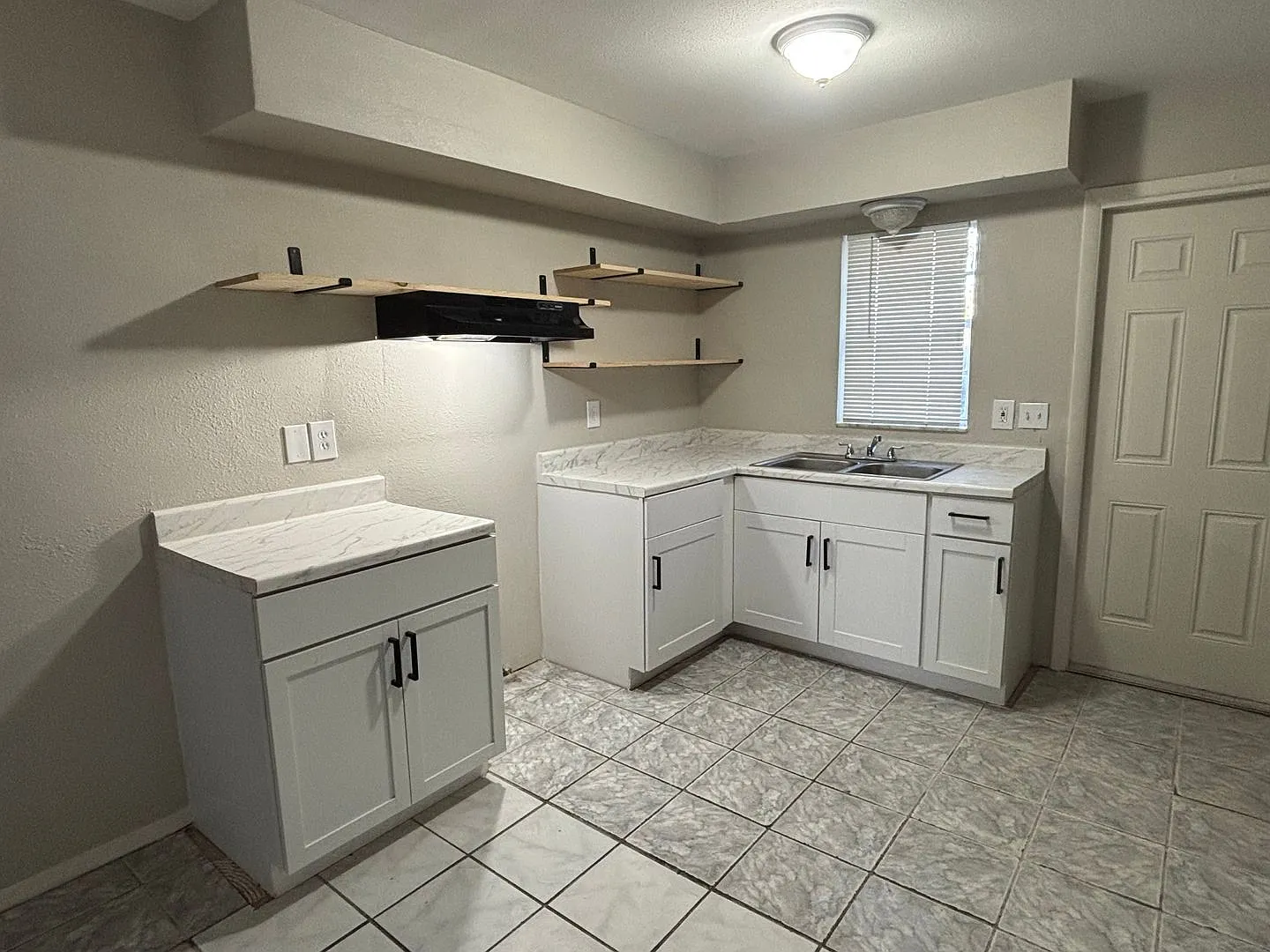 KAI9s 7plex 921 33rd Ave W Bradenton — Photo 2