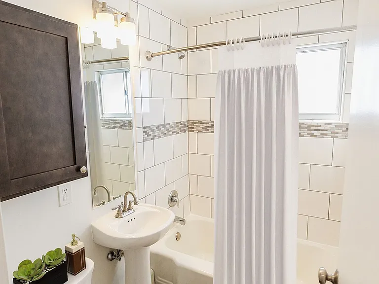 YG Flats — Photo 20